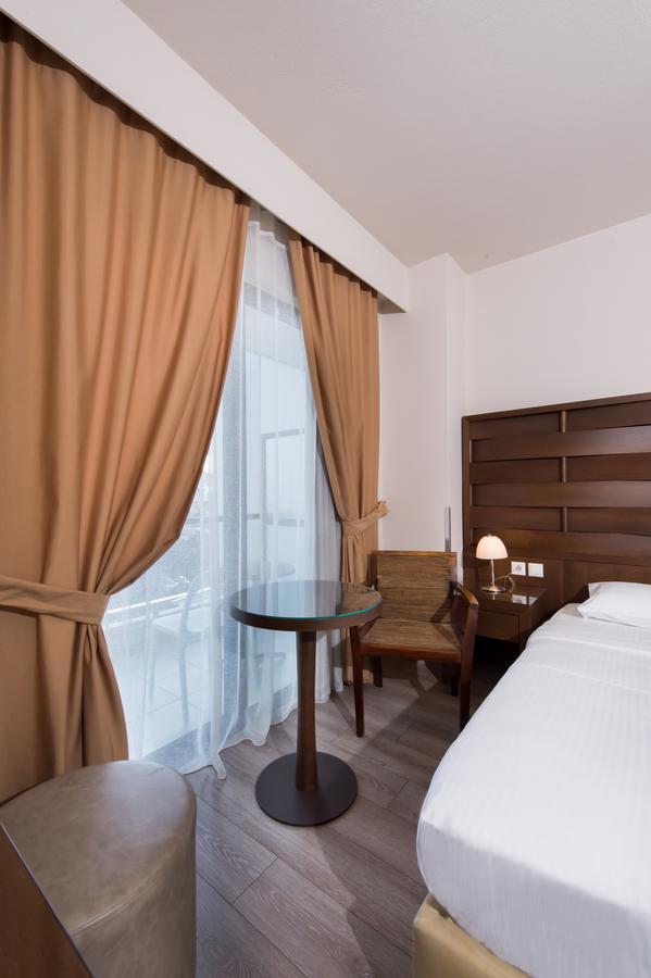 Agrinio Imperial Hotel Exterior photo